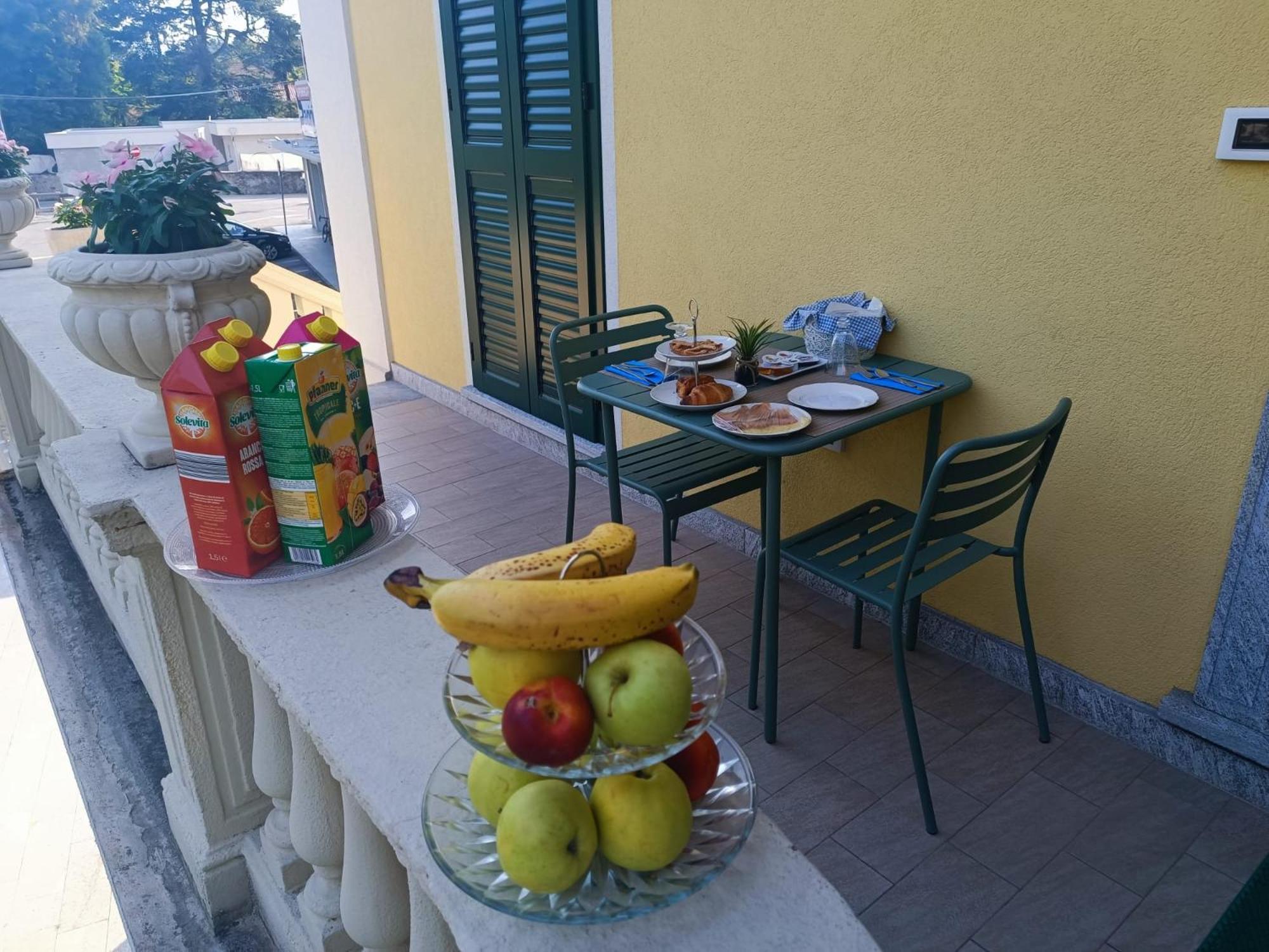 B&B Villa Preziosa Lago Maggiore レーザ エクステリア 写真